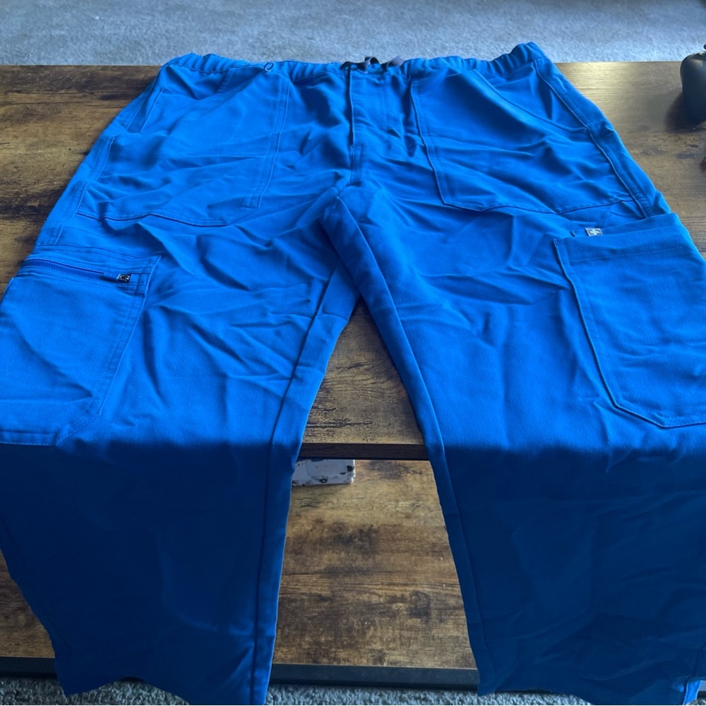 Figs Men's Vibrant Blue Cargo Pant Scrubs